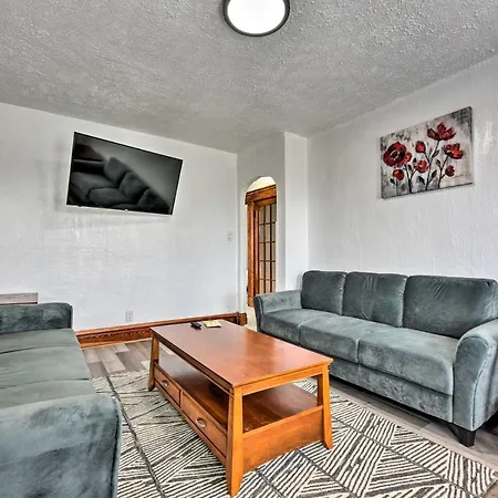 Vacation Rental About 2 Mi To Highmark Stadium!